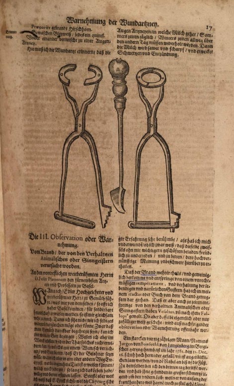 Abbildung eines Buchausschnittes, zeigt ein Bild mittig zwischen zweispaltigem Text